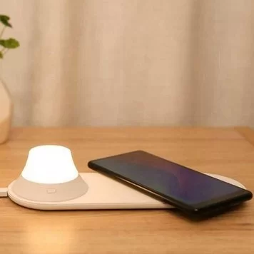 Беспроводное зарядное устройство с лампой Xiaomi Yeelight Wireless Charging Night Light 1