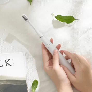 Электрическая зубная щетка Xiaomi Oclean Air 2 (4 насадки в комплекте, бесшумная) White 4